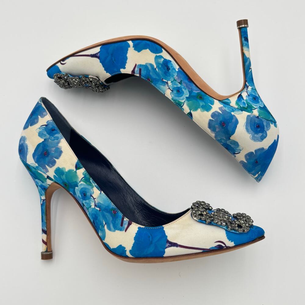 Manolo Blahnik Hangisi 105 Blue Floral Print Satin Crystal Buckle Pump Size 37.5 - Picture 10 of 12